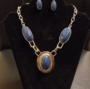 Stunning Blue Paparazzi Necklace/Earrings Set